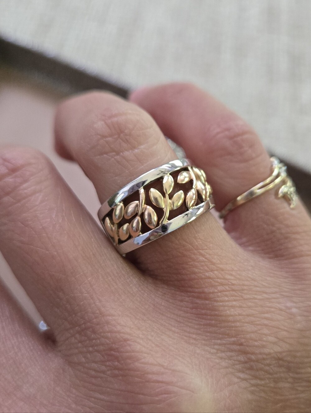 14k Gold Tri Color Openwork Leaf Ring